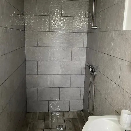 De Inchiriat David Casa David *